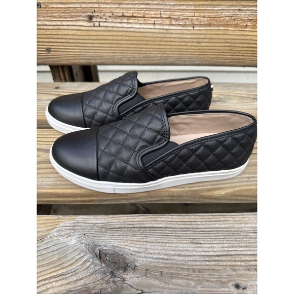Steve Madden-Women's Zaander Black Quilted slip-on sneakers size 10 - Picture 1 of 5